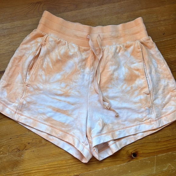 ALL IN MOTION Tie-Dye  High Waisted Shorts Size Small - Picture 3 of 11